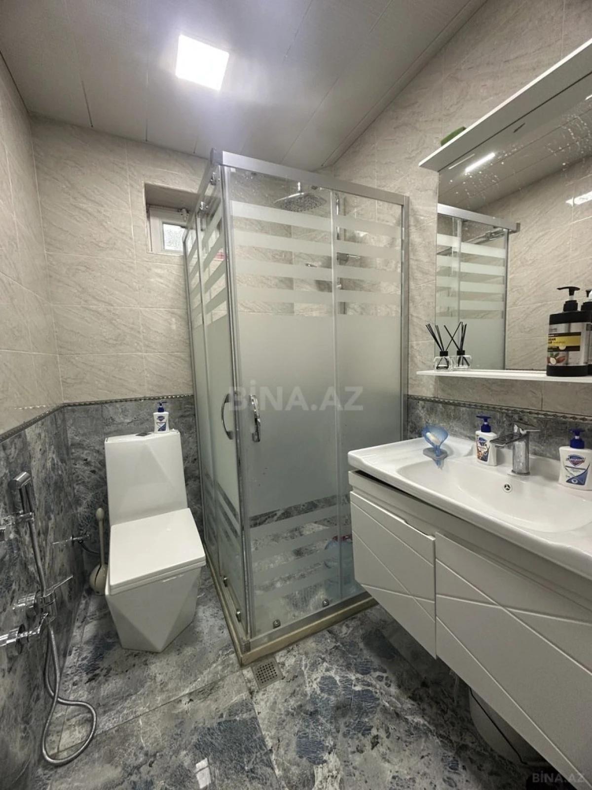 Satılır 5 otaqlı həyət evi 160 m²