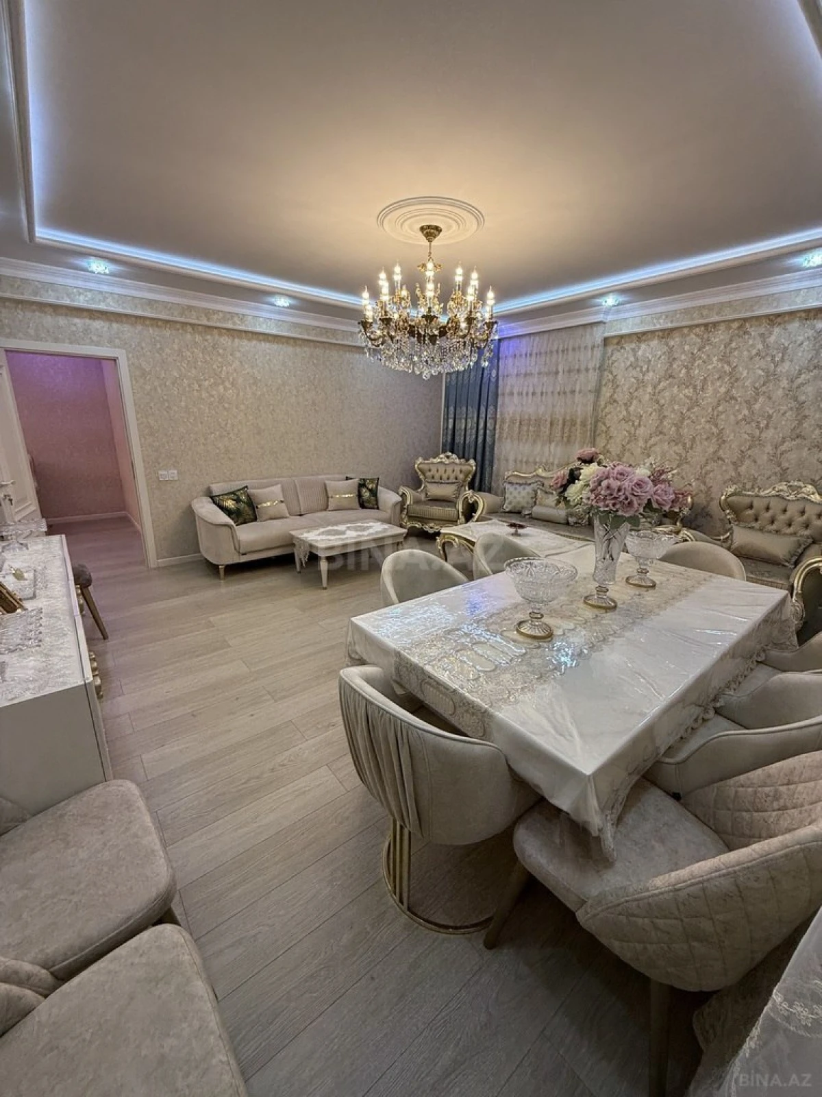 Satılır 3 otaqlı mənzil 157 m²