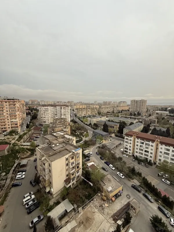 Satılır 3 otaqlı mənzil 157 m²