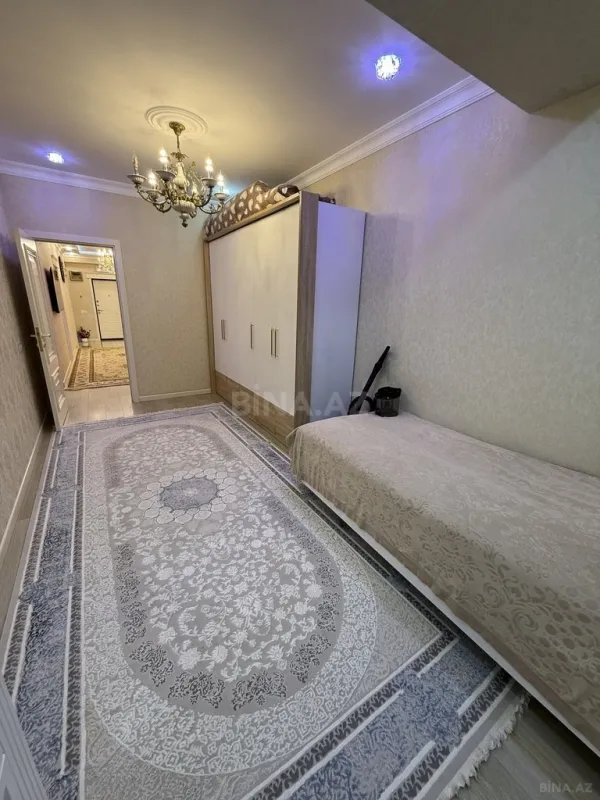 Satılır 3 otaqlı mənzil 157 m²