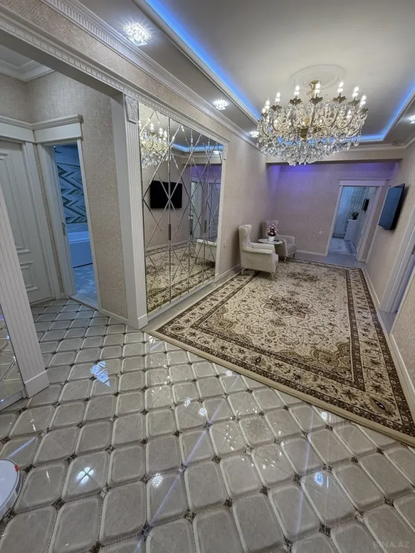 Satılır 3 otaqlı mənzil 157 m²