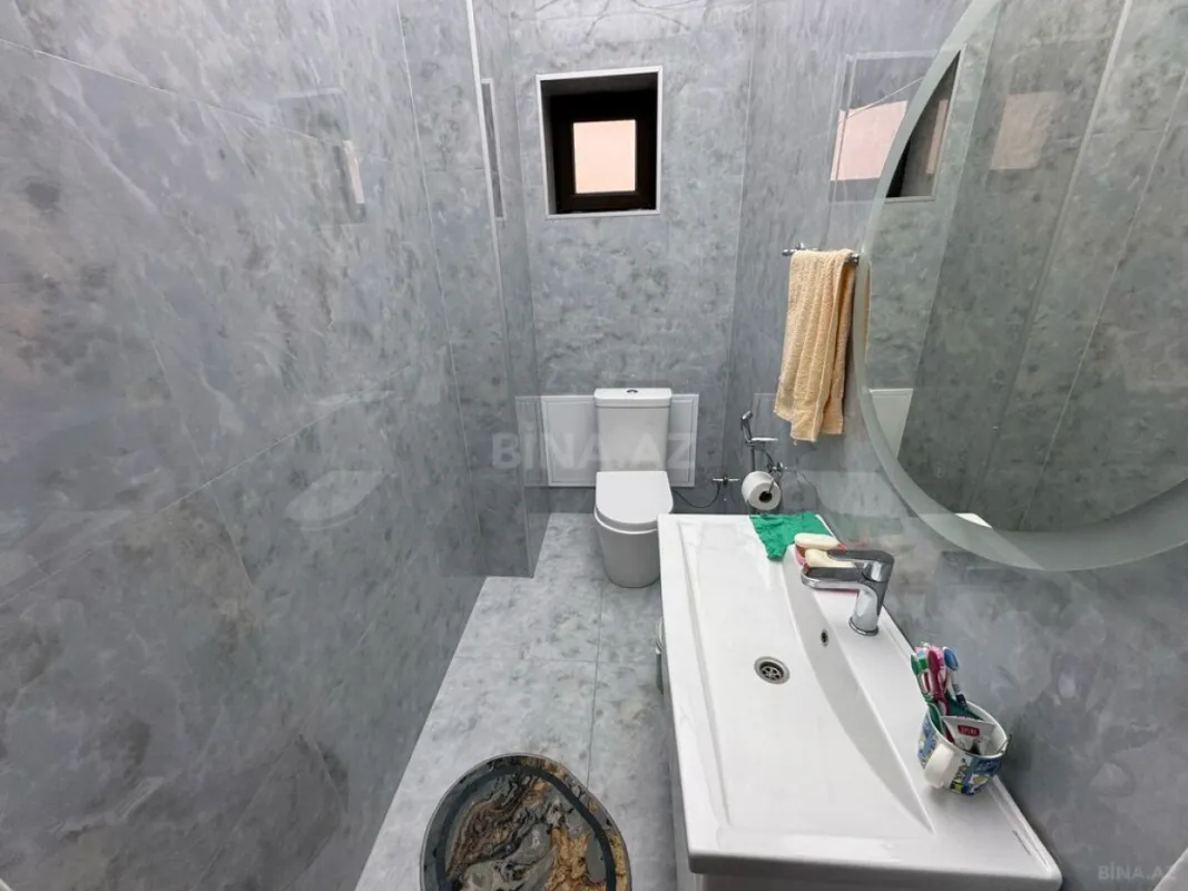 Satılır 8 otaqlı həyət evi 600 m²