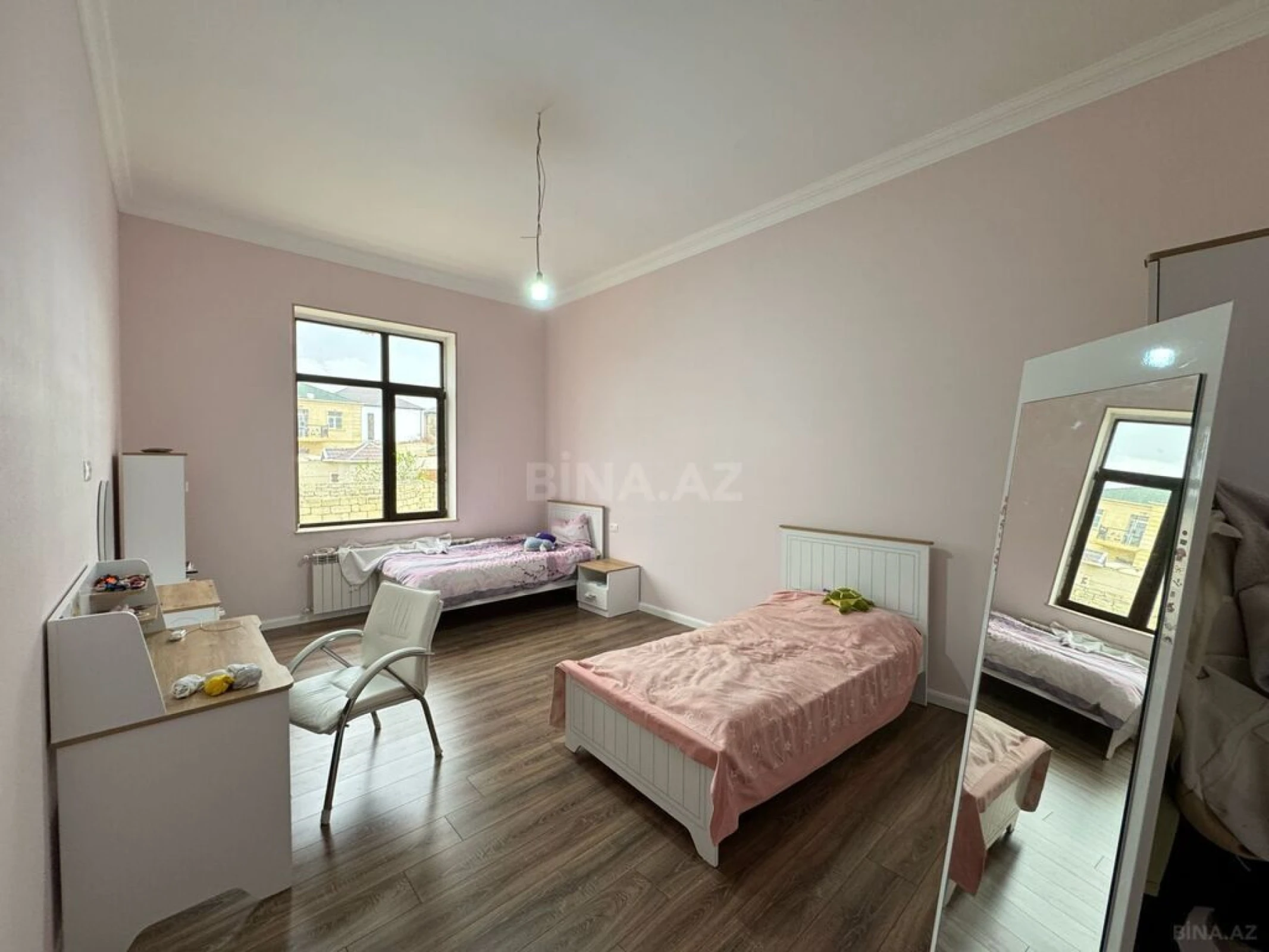 Satılır 8 otaqlı həyət evi 600 m²