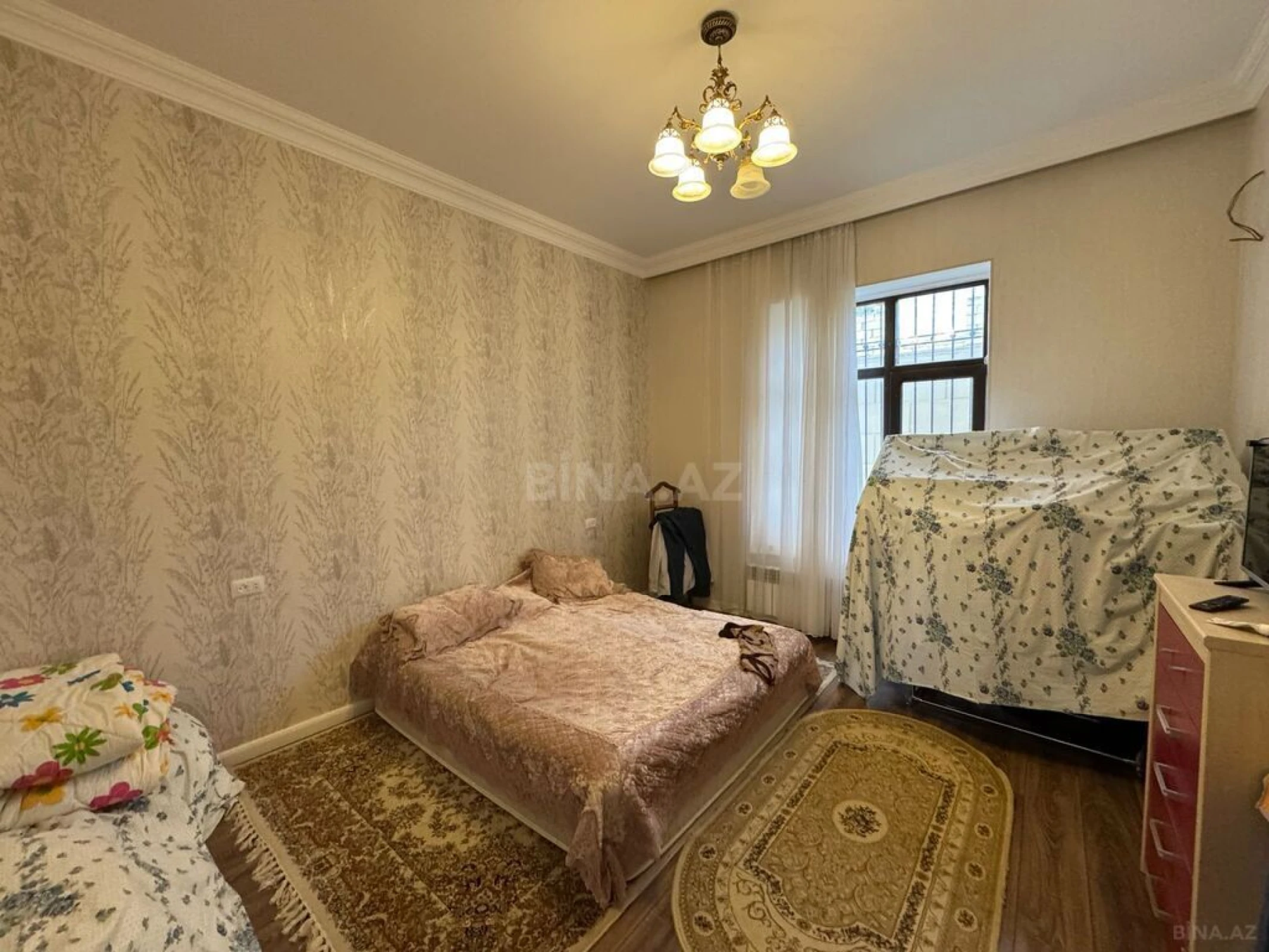 Satılır 8 otaqlı həyət evi 600 m²