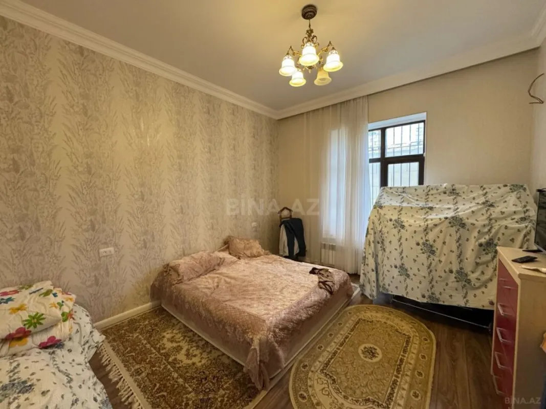 Satılır 8 otaqlı həyət evi 600 m²