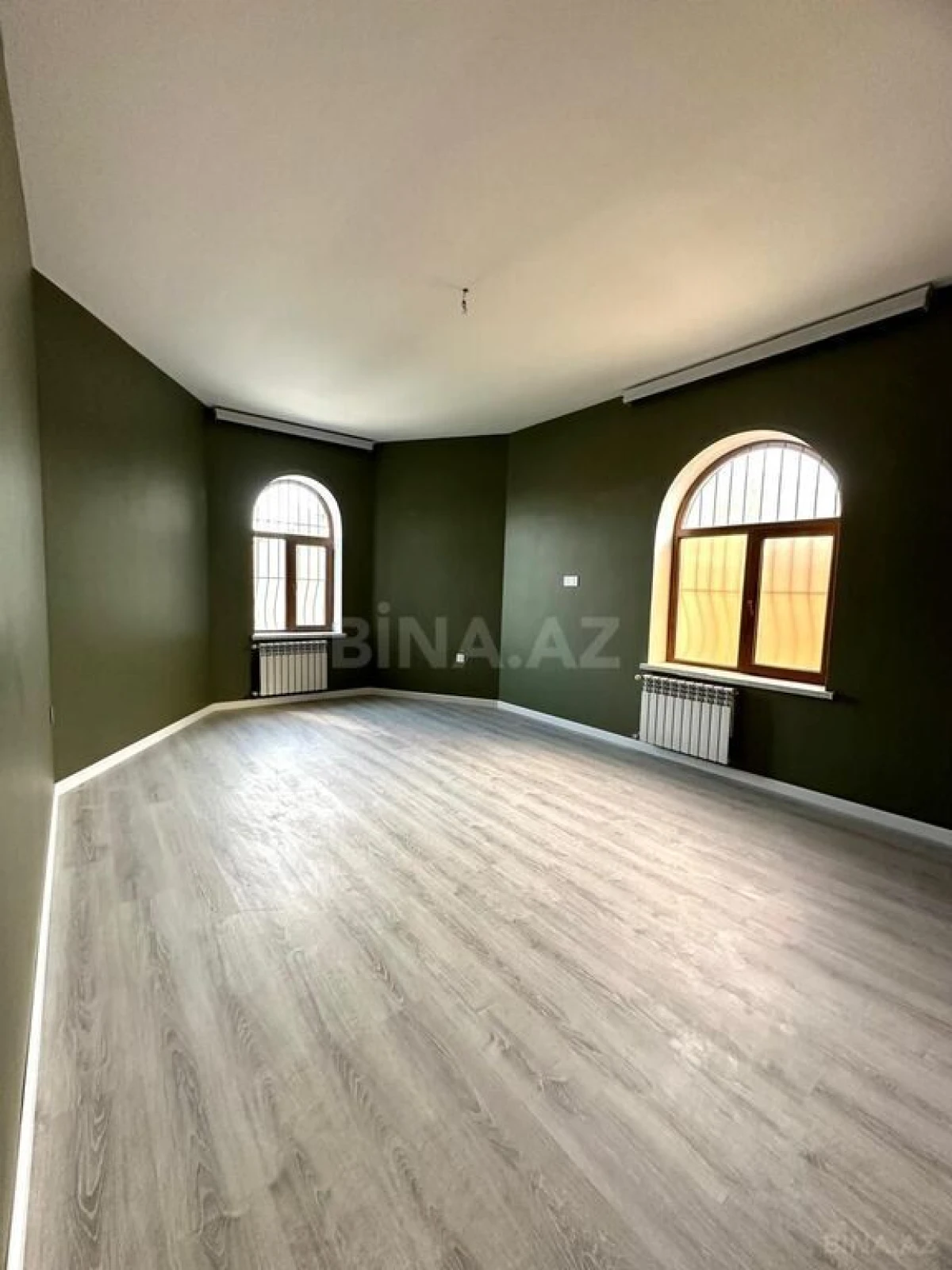 Satılır 6 otaqlı həyət evi 360 m²