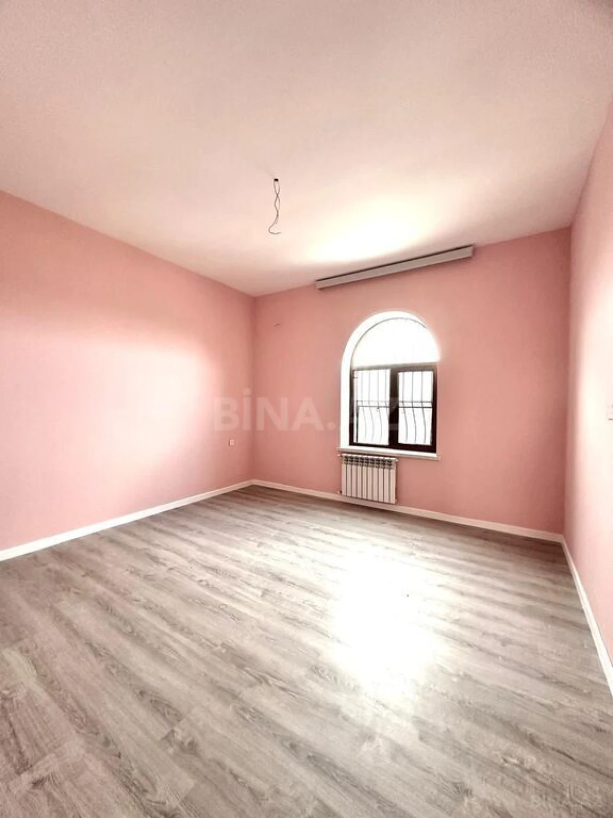 Satılır 6 otaqlı həyət evi 360 m²