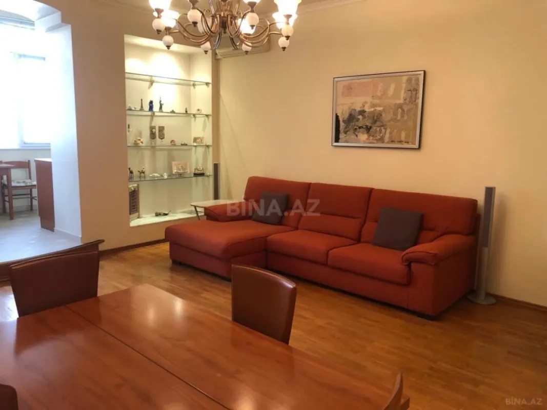 Kirayə verilir 4 otaqlı mənzil 100 m²