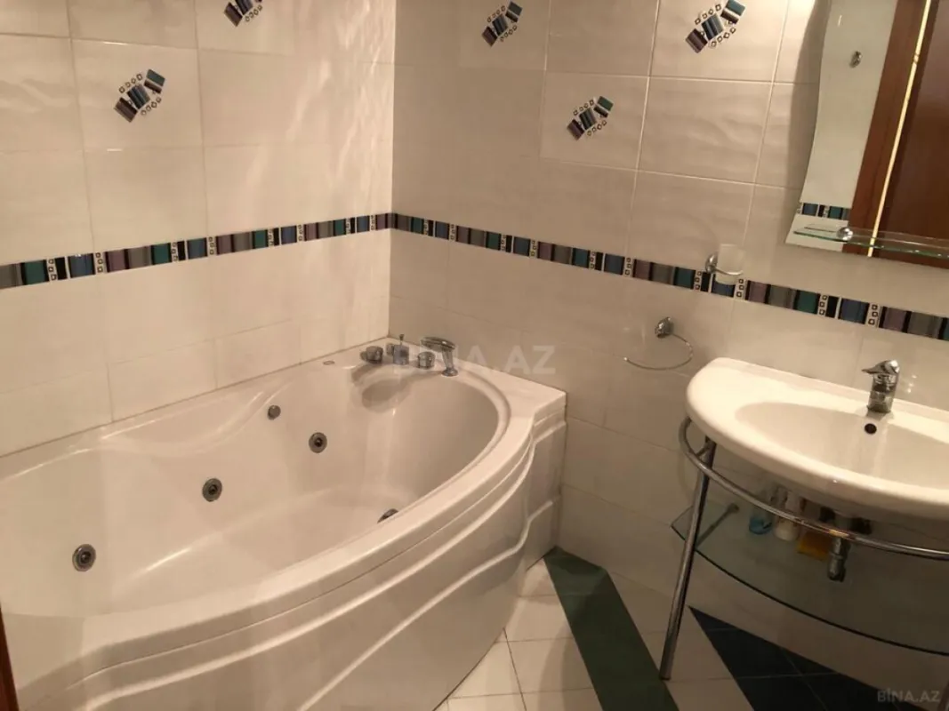 Kirayə verilir 4 otaqlı mənzil 100 m²