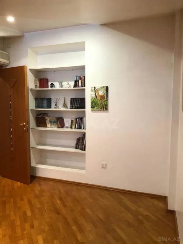 Kirayə verilir 4 otaqlı mənzil 100 m²