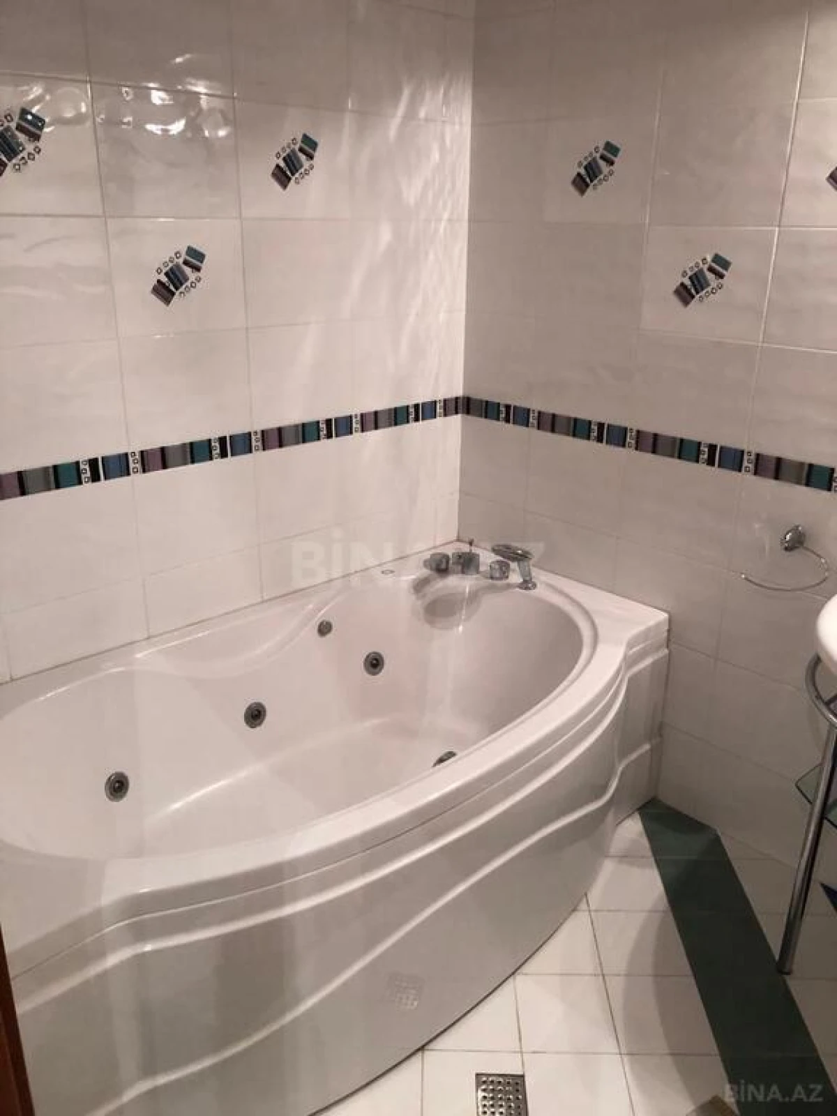 Kirayə verilir 4 otaqlı mənzil 100 m²