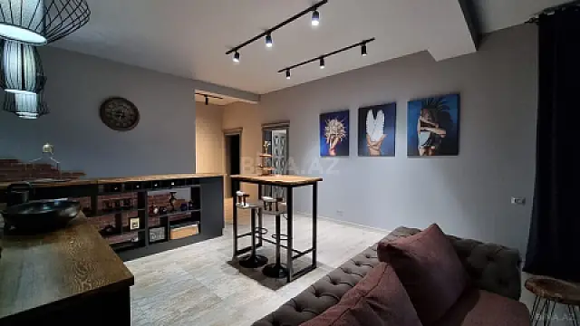 Satılır 7 otaqlı həyət evi 420 m²