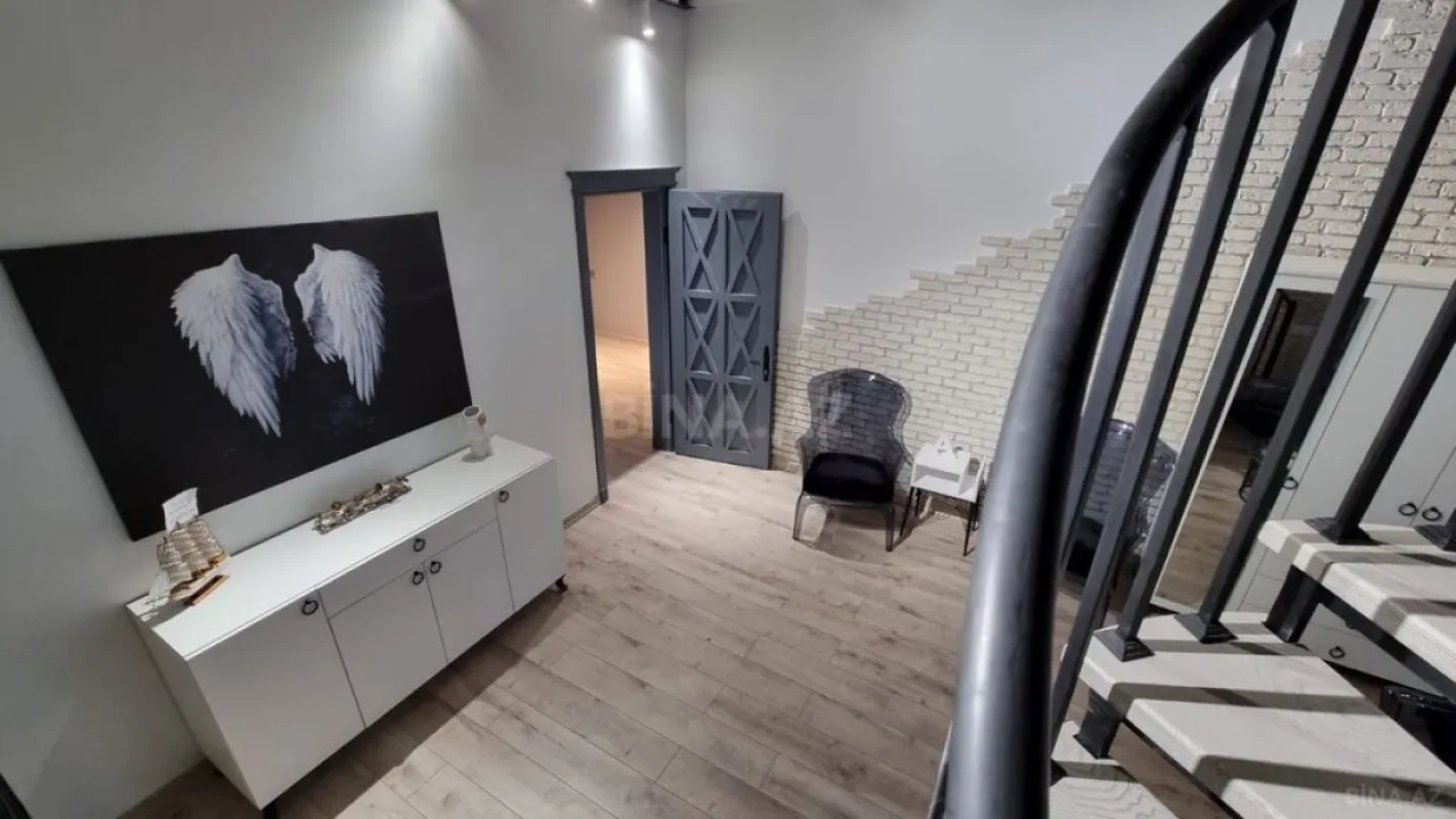 Satılır 7 otaqlı həyət evi 420 m²