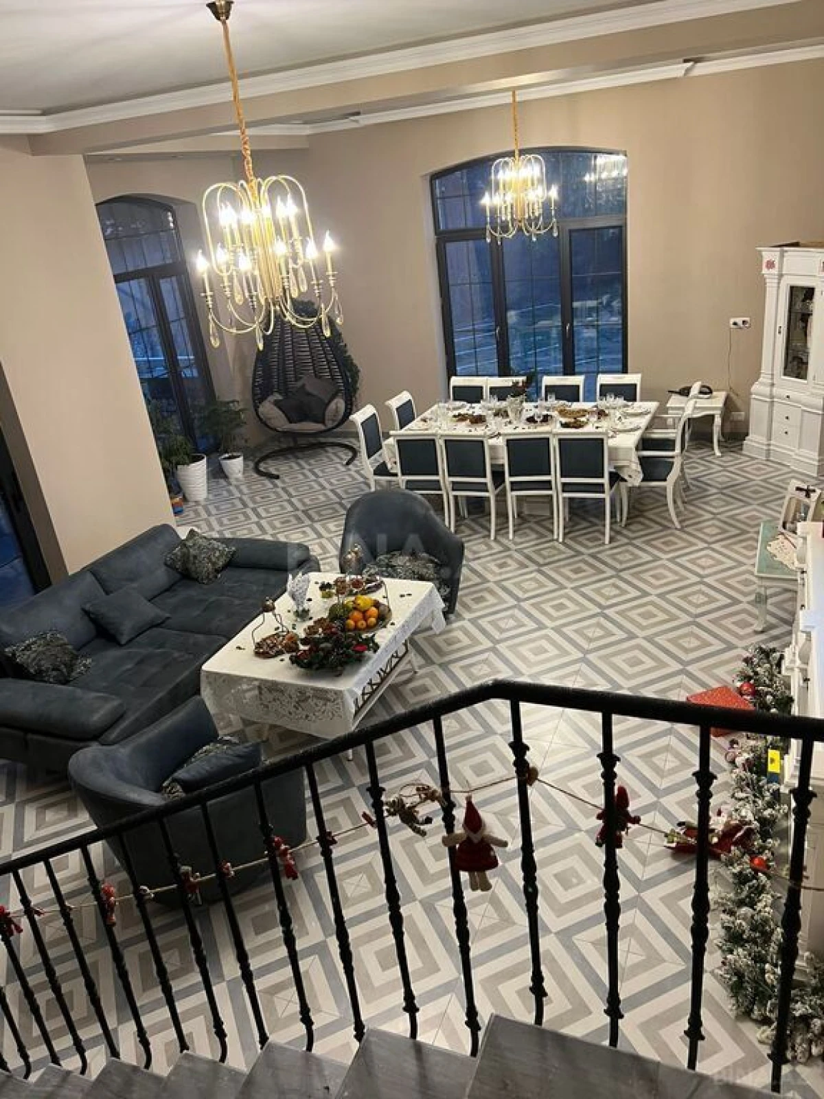 Satılır 7 otaqlı həyət evi 420 m²