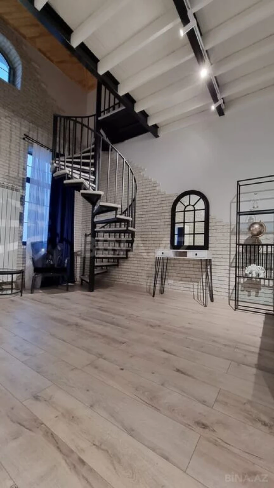 Satılır 7 otaqlı həyət evi 420 m²