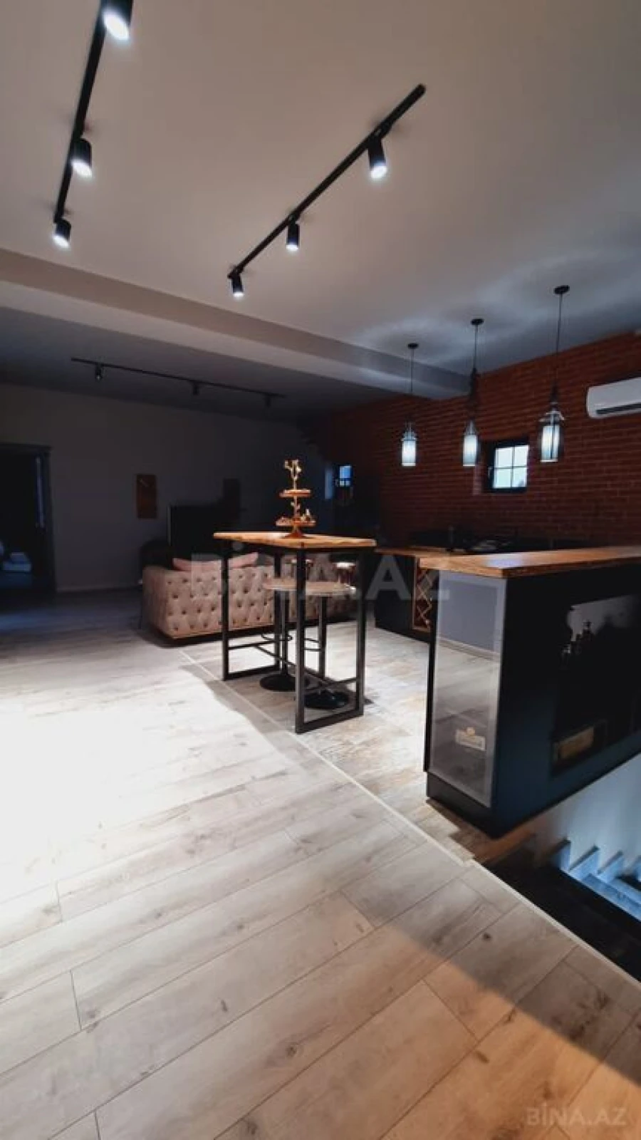 Satılır 7 otaqlı həyət evi 420 m²