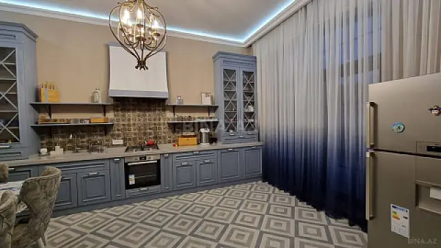 Satılır 7 otaqlı həyət evi 420 m²