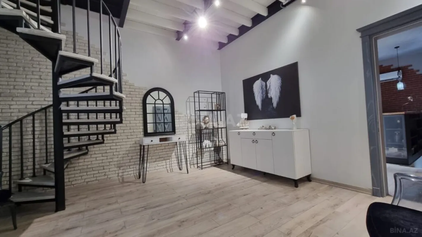 Satılır 7 otaqlı həyət evi 420 m²