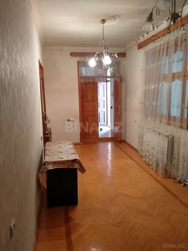 Satılır 7 otaqlı həyət evi 290 m²