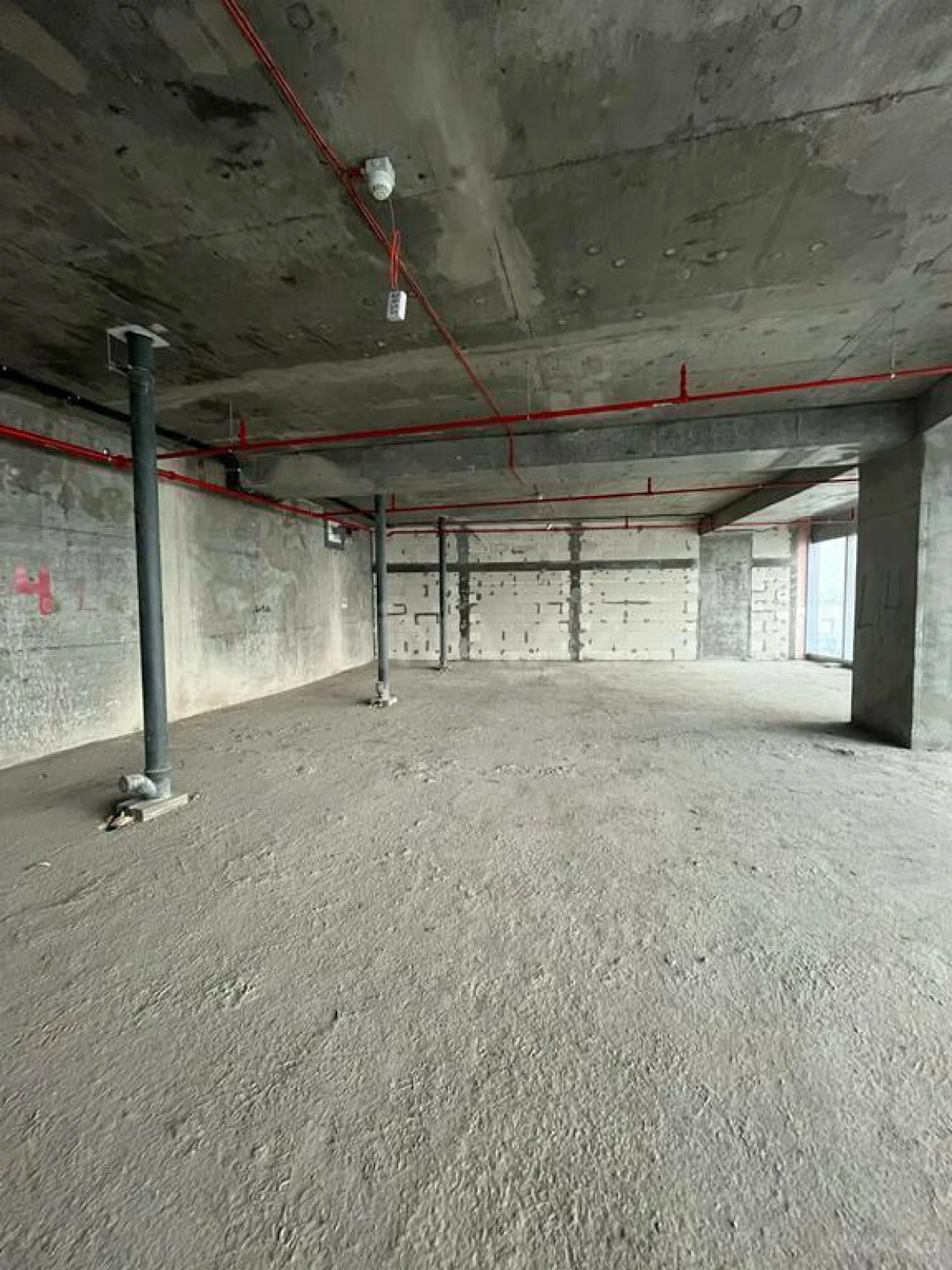Satılır 4 otaqlı mənzil 236 m²