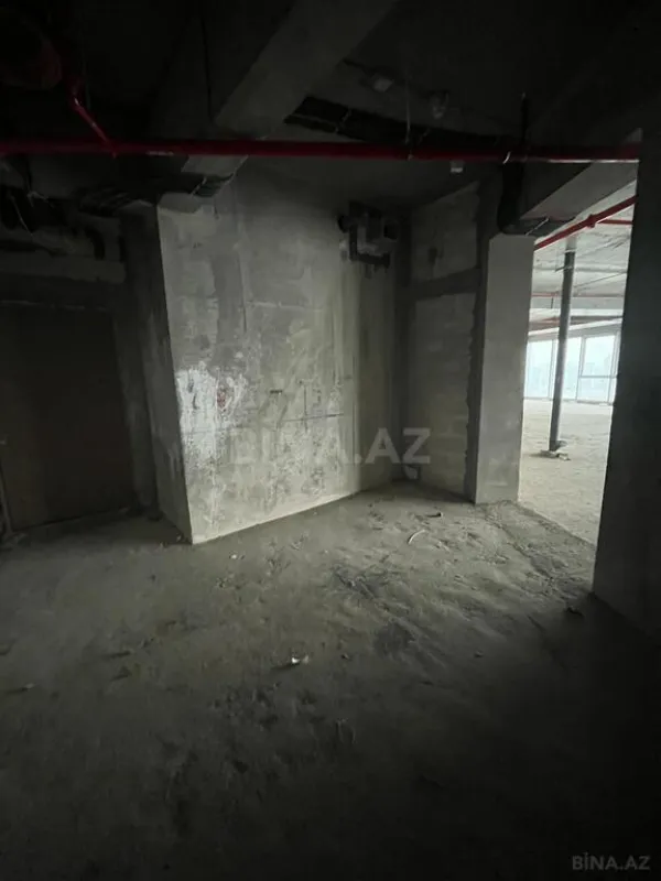 Satılır 4 otaqlı mənzil 236 m²