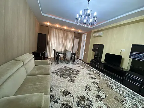 Kirayə verilir 2 otaqlı mənzil 90 m²