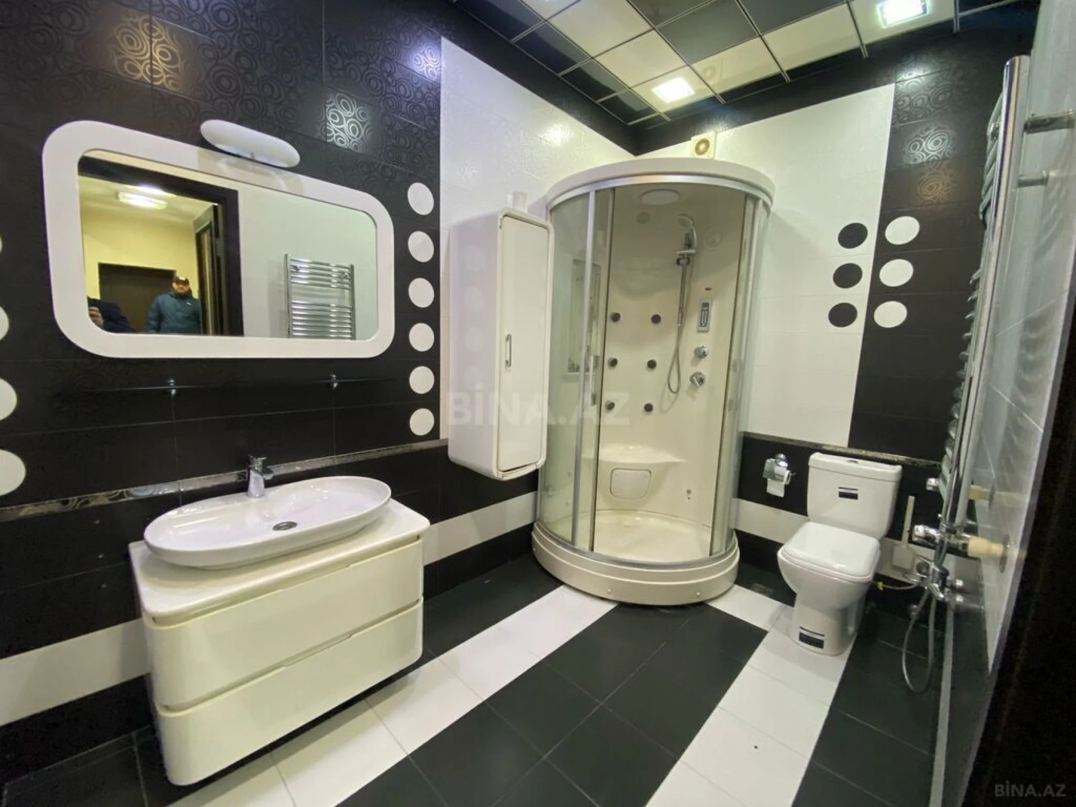 Kirayə verilir 2 otaqlı mənzil 90 m²