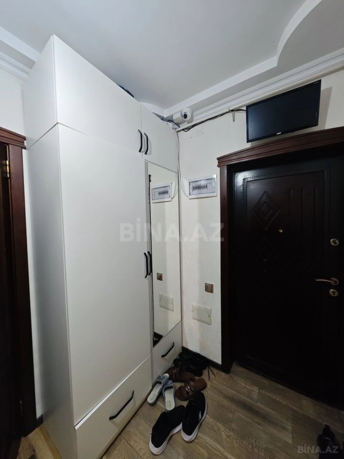 Satılır 5 otaqlı mənzil 120 m²