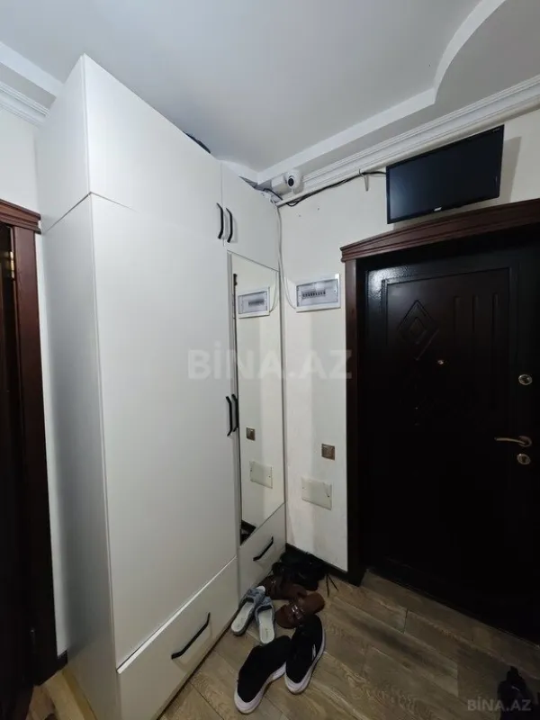 Satılır 5 otaqlı mənzil 120 m²