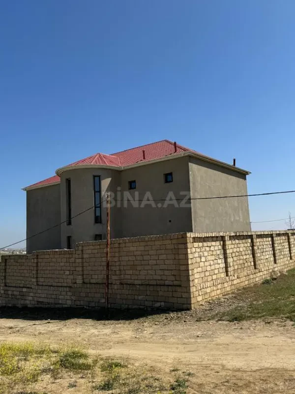 Satılır 7 otaqlı həyət evi 256 m²