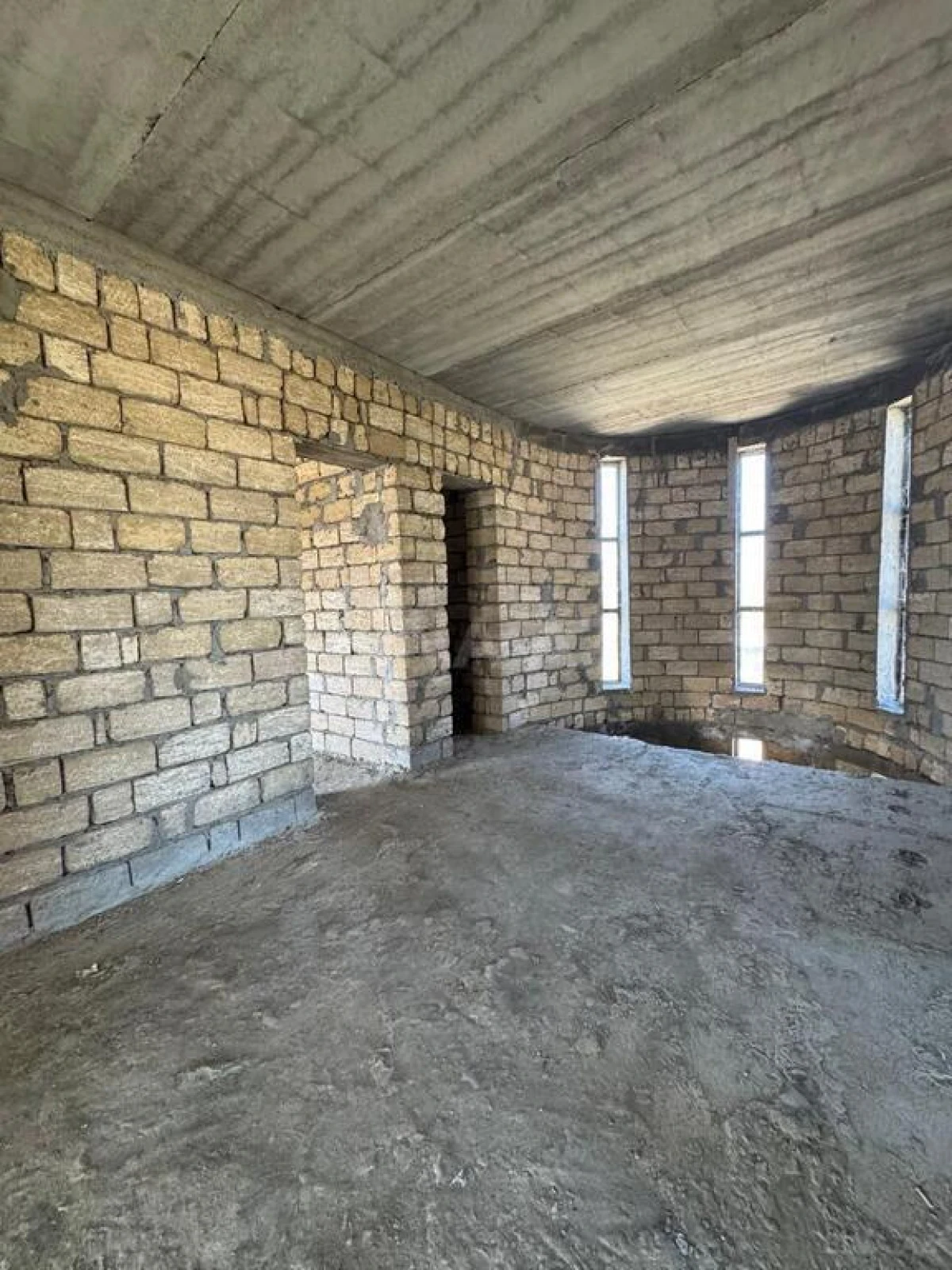 Satılır 7 otaqlı həyət evi 256 m²