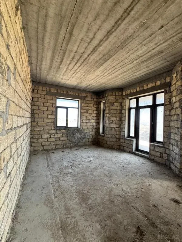 Satılır 7 otaqlı həyət evi 256 m²
