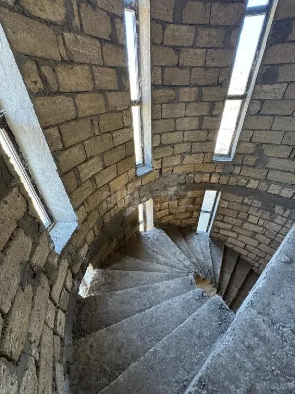 Satılır 7 otaqlı həyət evi 256 m²