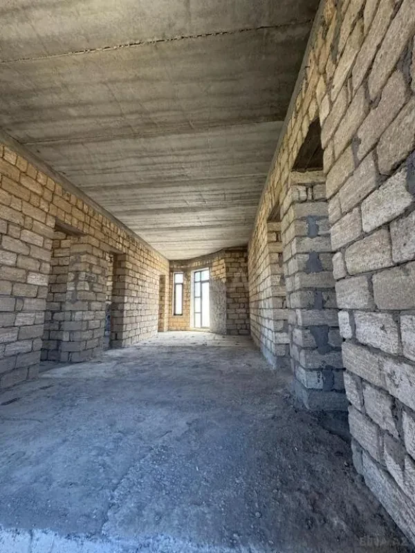 Satılır 7 otaqlı həyət evi 256 m²