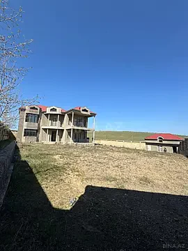 Satılır 7 otaqlı həyət evi 256 m²