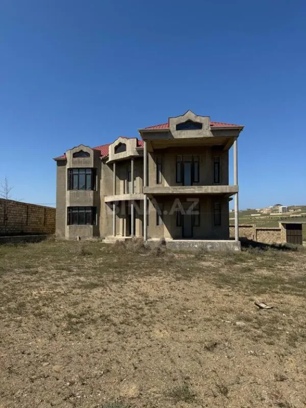 Satılır 7 otaqlı həyət evi 256 m²