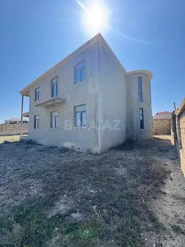 Satılır 7 otaqlı həyət evi 256 m²