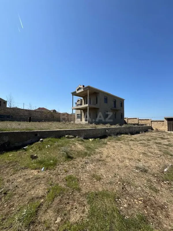 Satılır 7 otaqlı həyət evi 256 m²