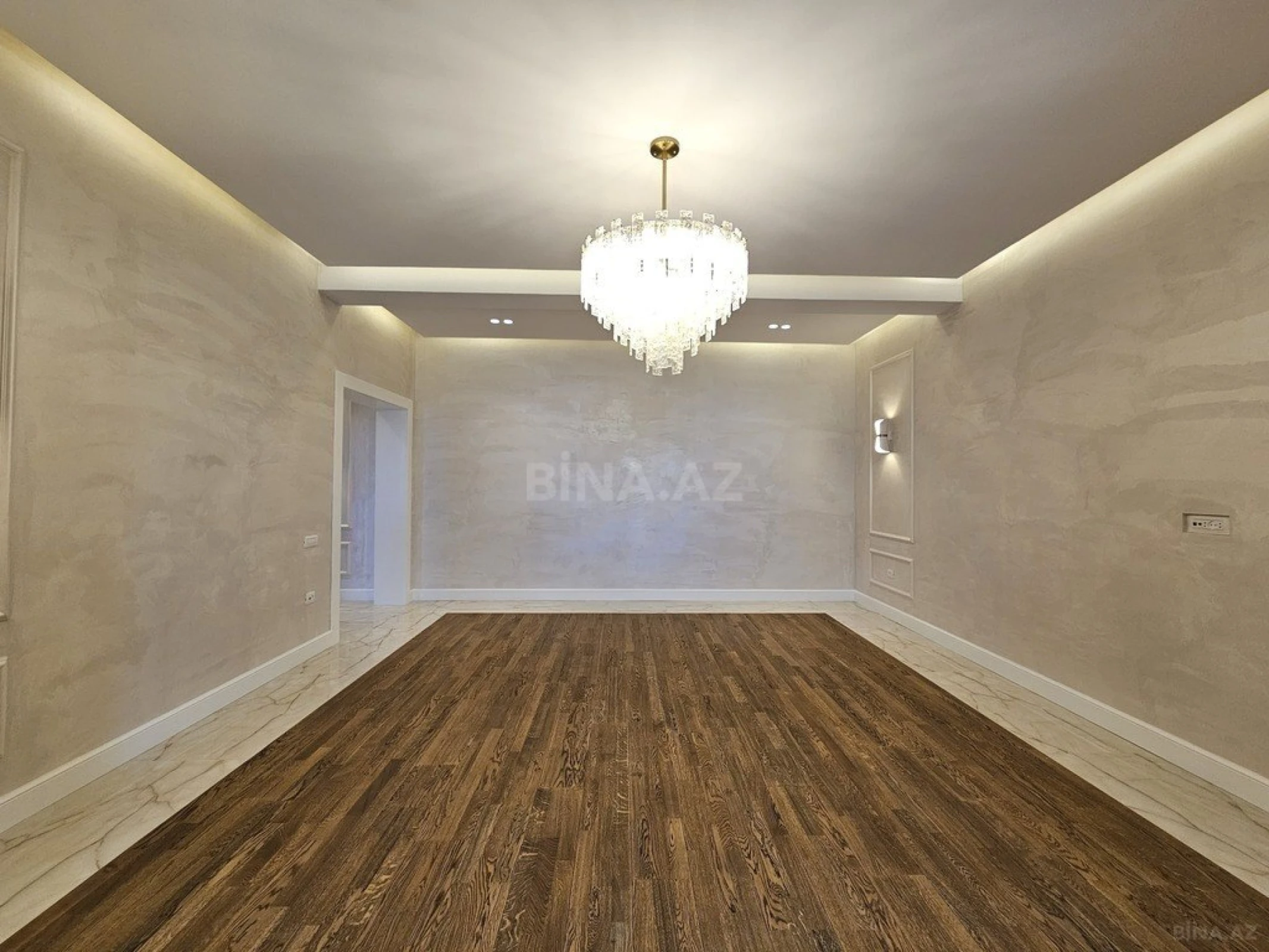 Satılır 4 otaqlı mənzil 145 m²