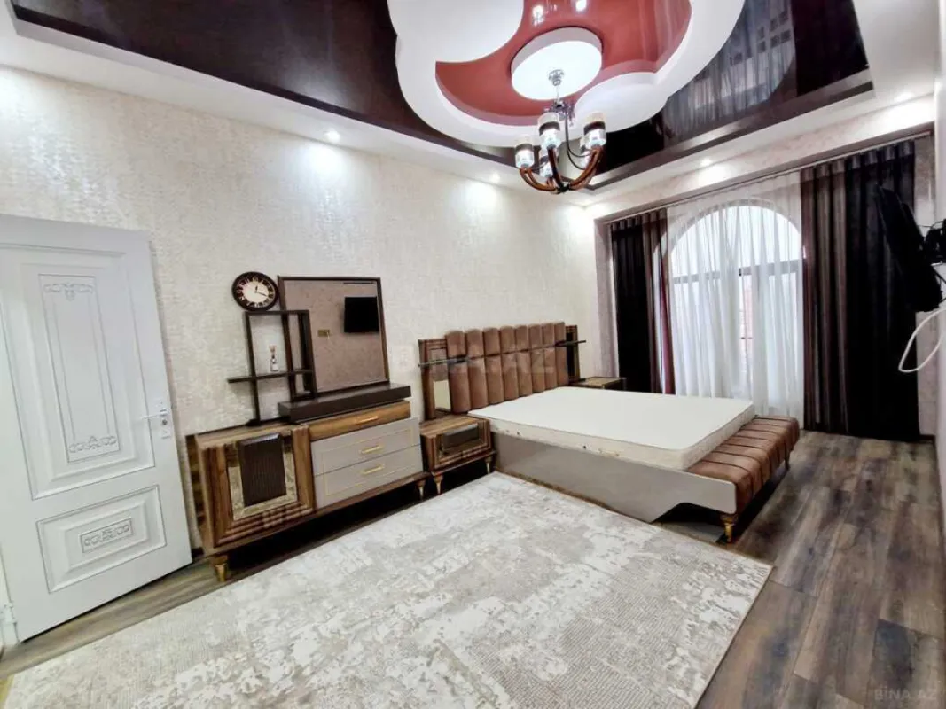 Satılır 4 otaqlı mənzil 165 m²