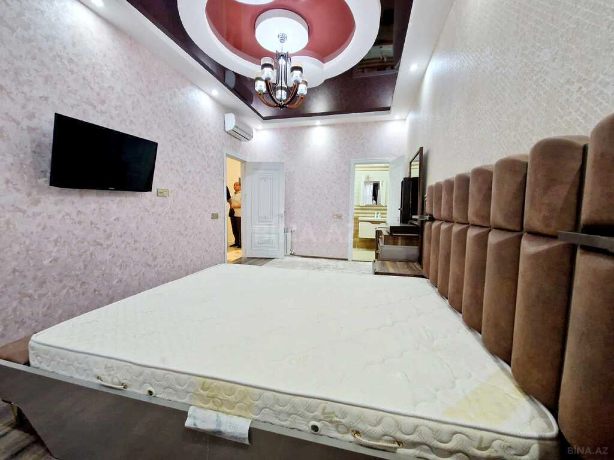 Satılır 4 otaqlı mənzil 165 m²