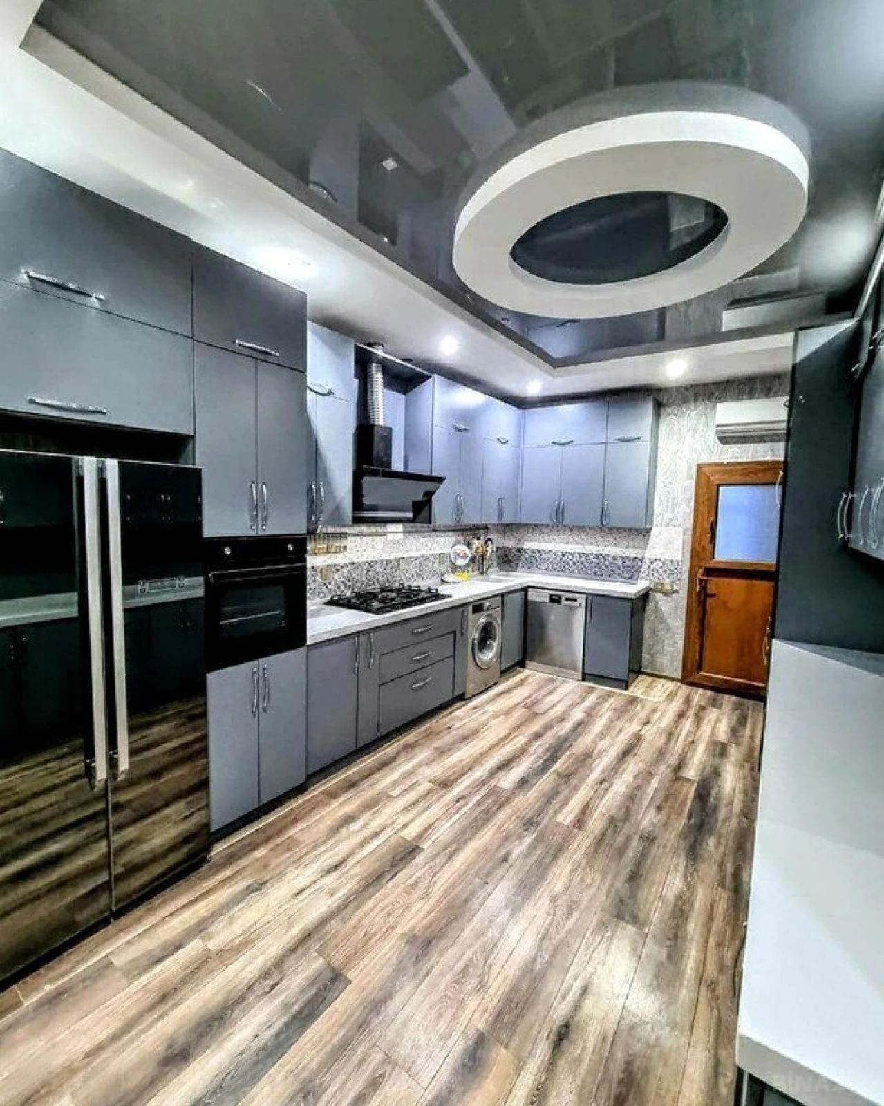 Satılır 4 otaqlı mənzil 165 m²