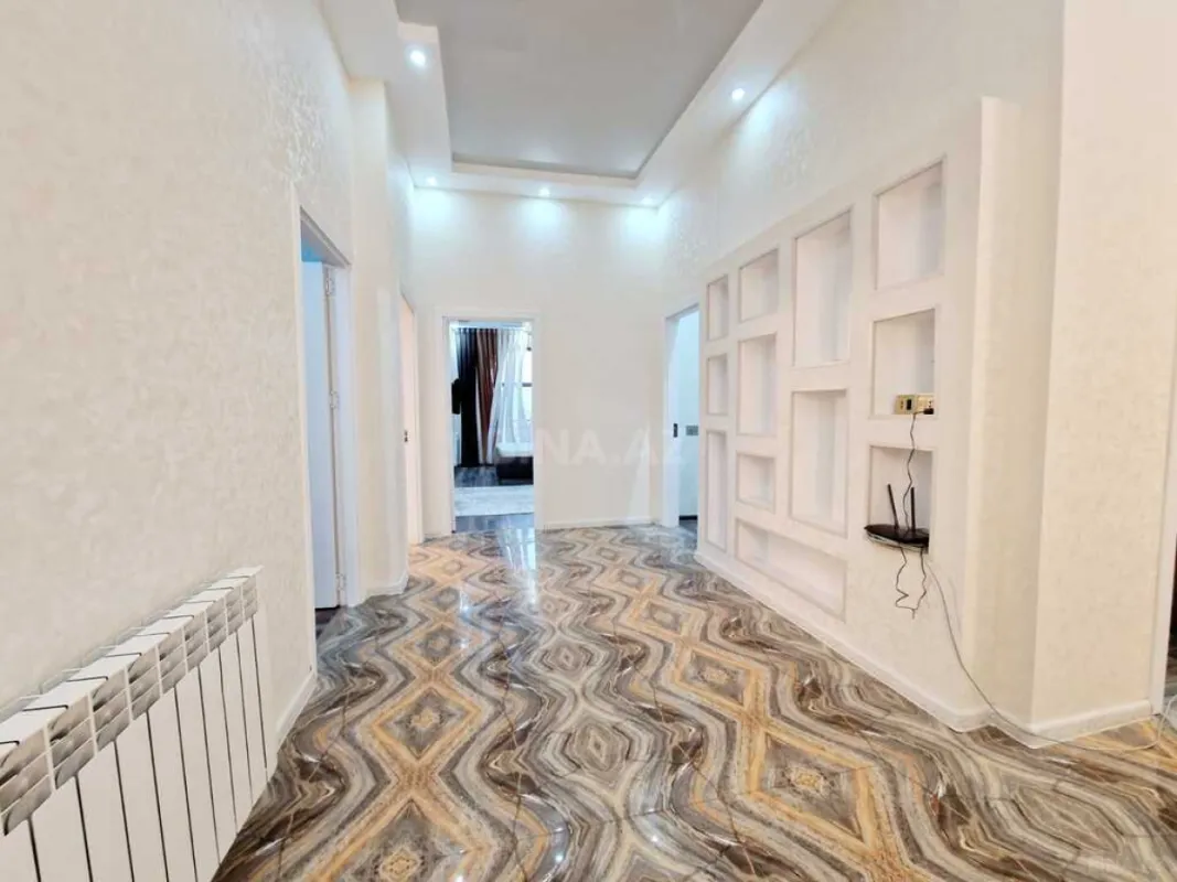Satılır 4 otaqlı mənzil 165 m²