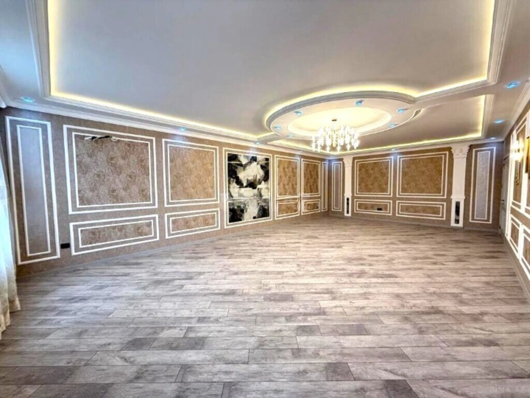 Satılır 4 otaqlı mənzil 230 m²