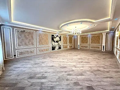 Satılır 4 otaqlı mənzil 230 m²