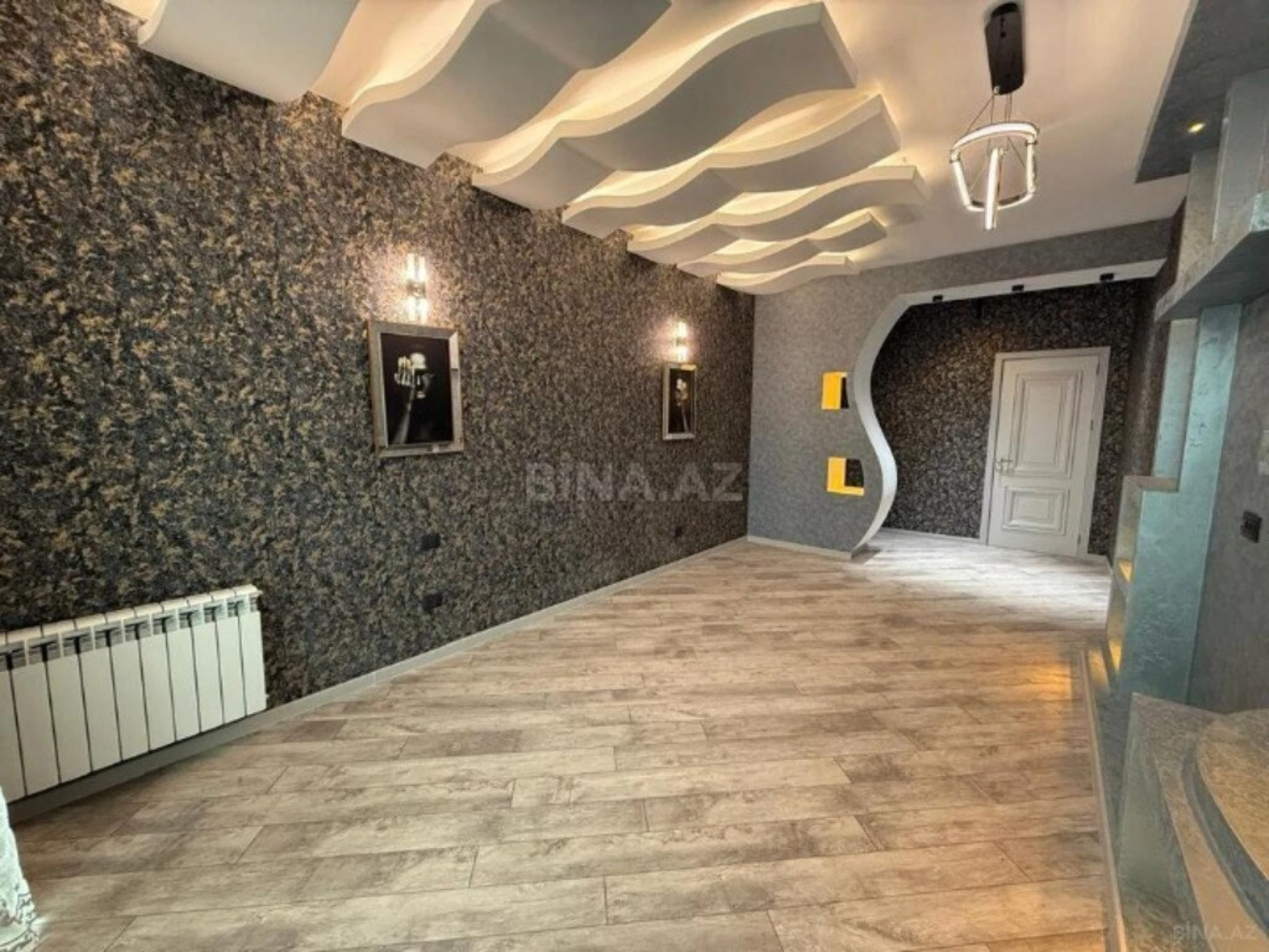 Satılır 4 otaqlı mənzil 230 m²