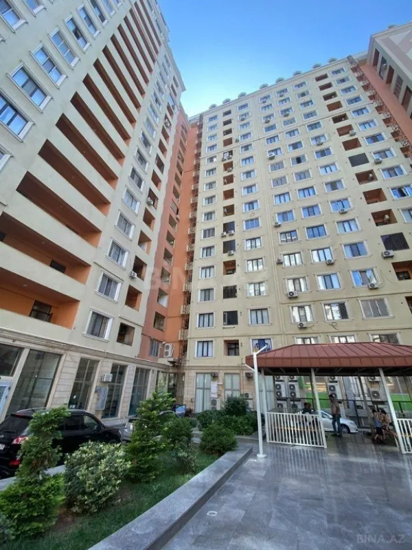 Satılır 4 otaqlı mənzil 199 m²