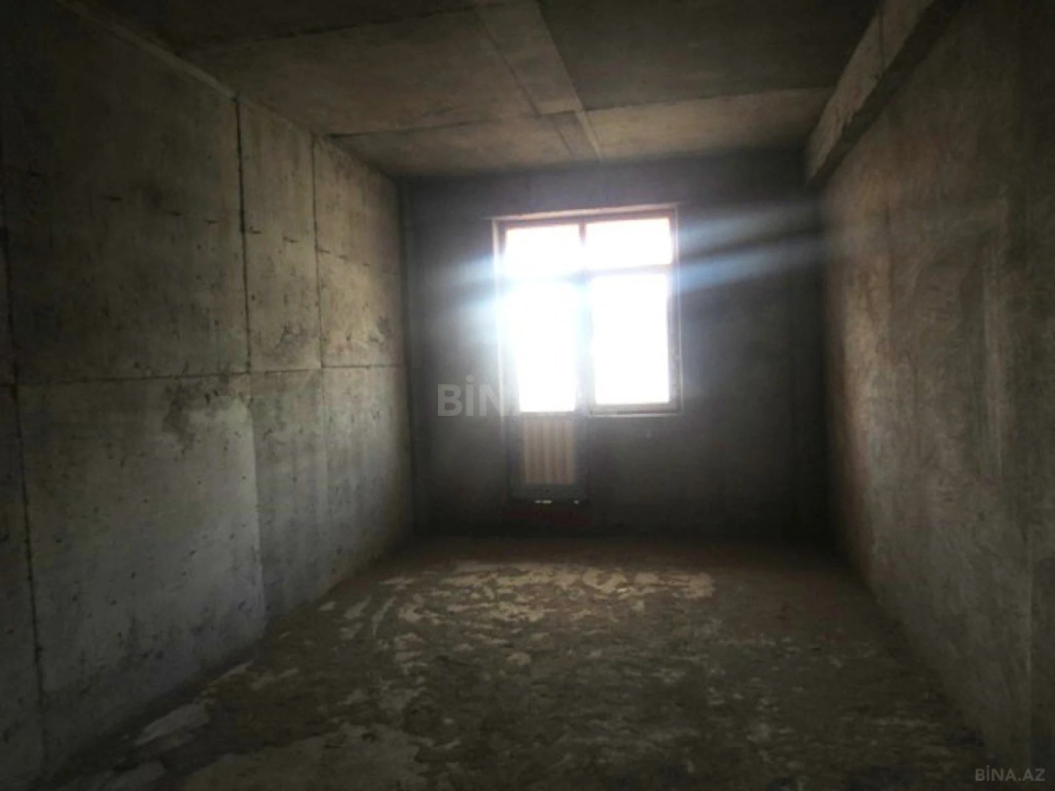 Satılır 4 otaqlı mənzil 199 m²