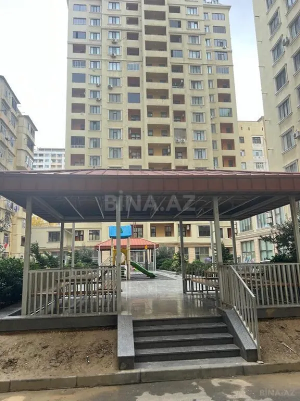 Satılır 4 otaqlı mənzil 199 m²