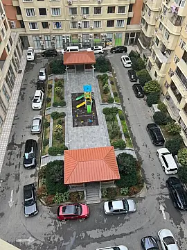 Satılır 4 otaqlı mənzil 199 m²